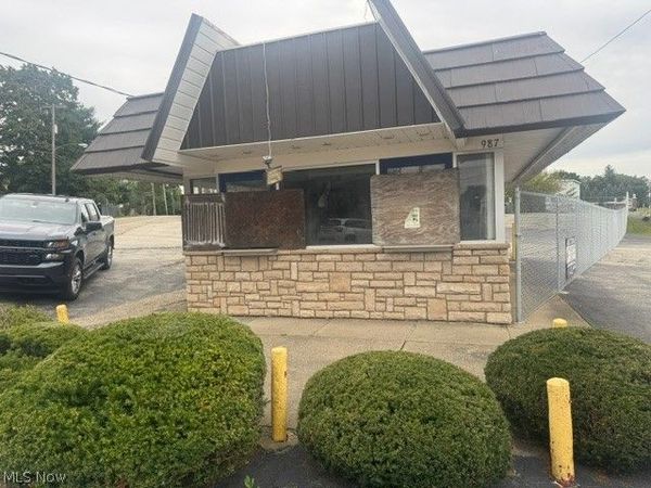 987 W State Street , Salem, OH 44460