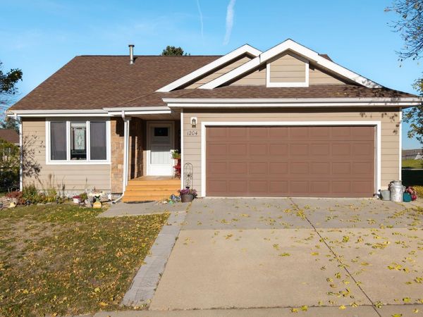 1204 CLOVER RIDGE DR, Rapid City, SD 57701