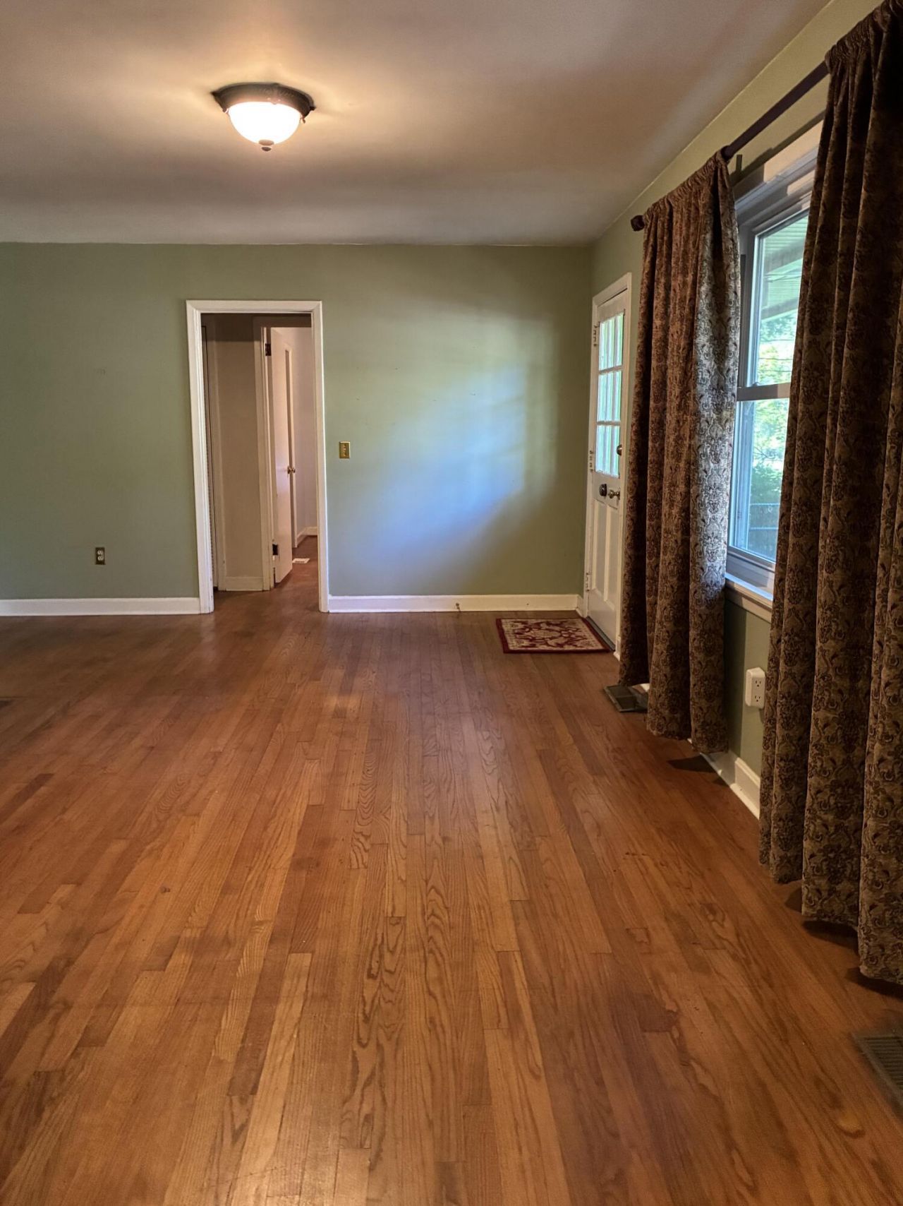 330 Ashley Drive Photo 4