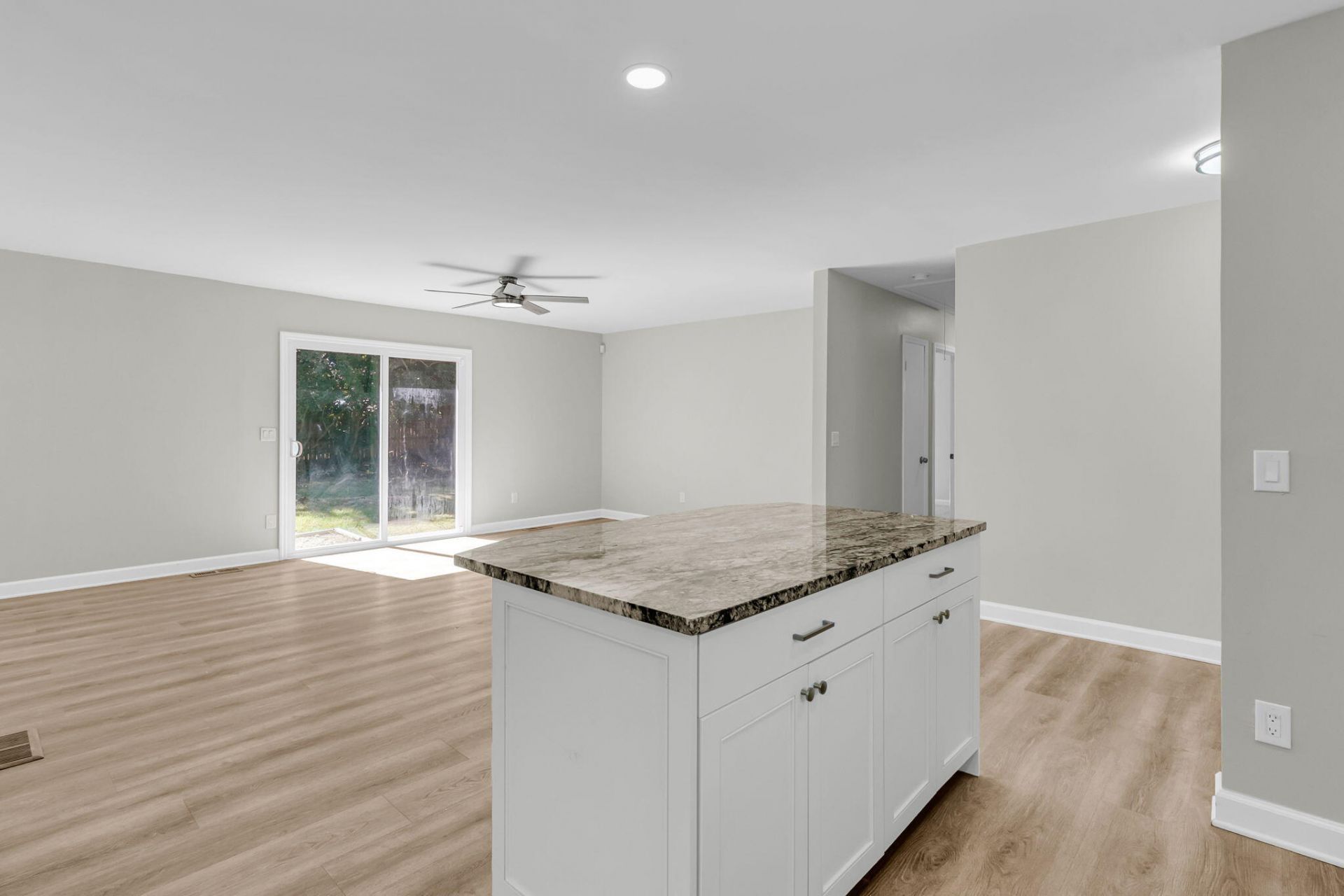 1523 Wakendaw Road Photo 11