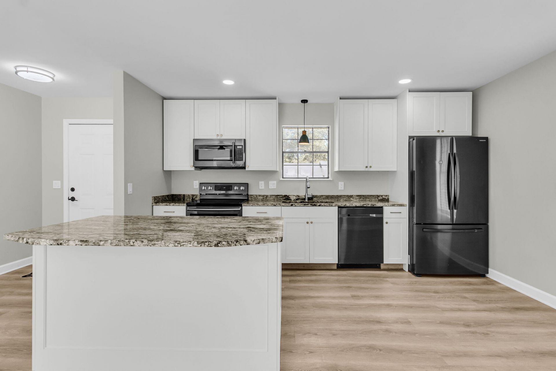 1523 Wakendaw Road Photo 14