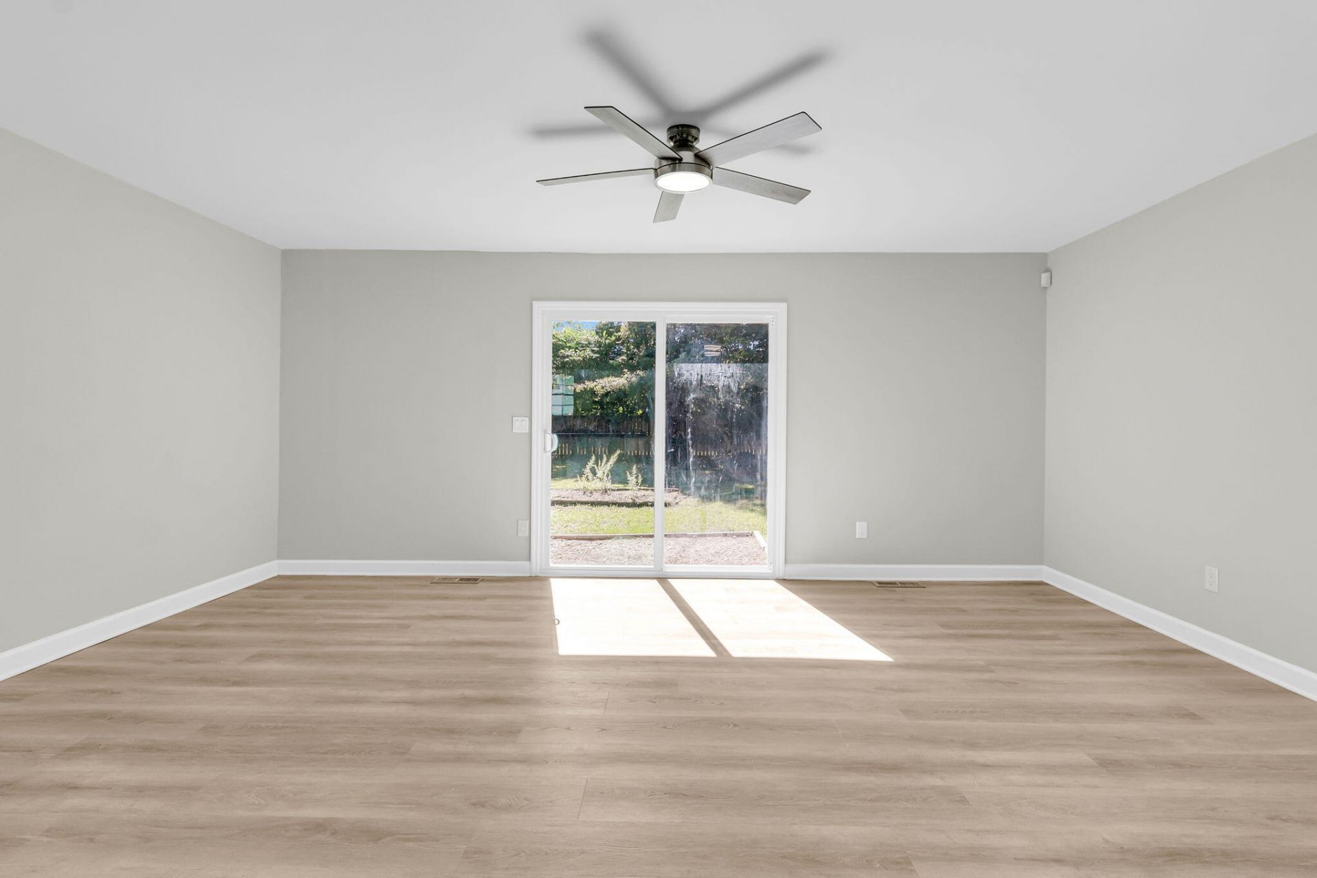 1523 Wakendaw Road Photo 16