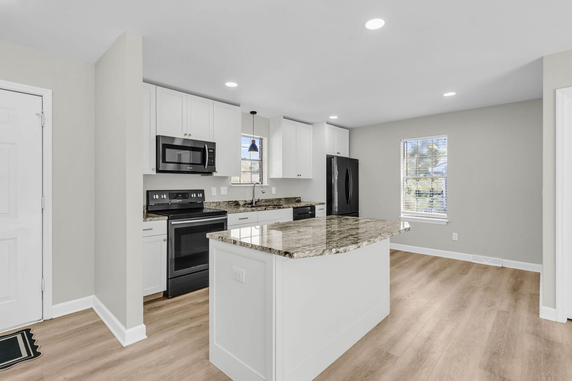 1523 Wakendaw Road Photo 7