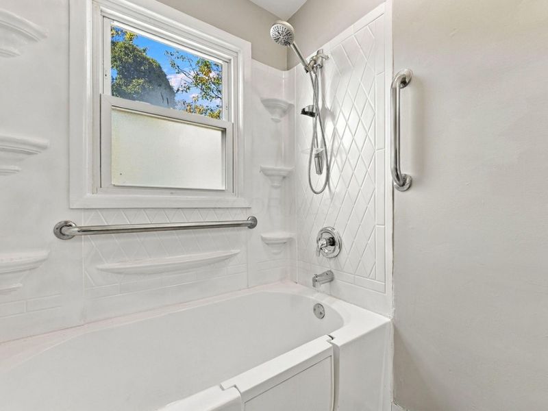 2465 Hamilton Avenue , Columbus, OH 43211 Photo 17