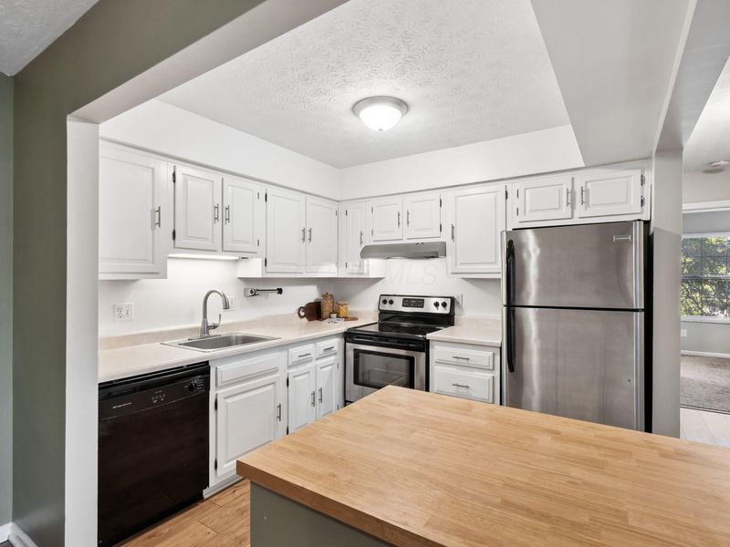 1550 Slade Avenue, Unit 302, Columbus, OH 43235 Photo 14