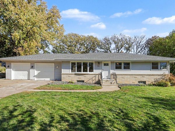 2050 Farrington Street , Roseville, MN 55113
