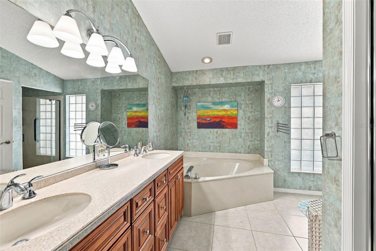 2307 Platinum Drive, Sun City Center, FL 33573 Photo