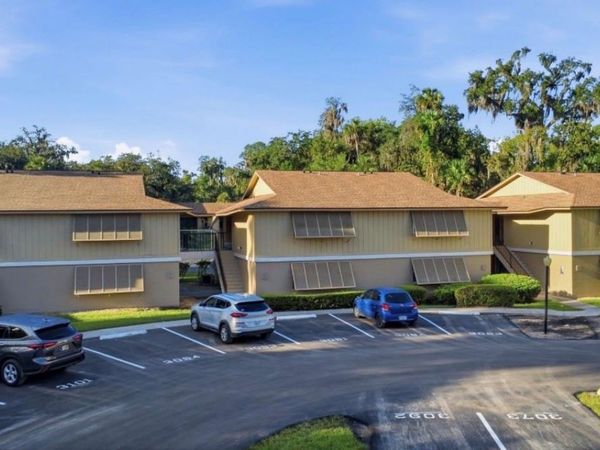 130 JASMINE WOODS COURT , Unit 8D, DELTONA, FL 32725