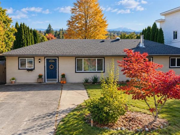 5883 Heather St , Duncan, BC V9L 0A3