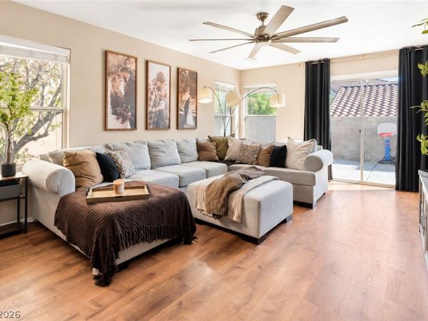 7804 Nesting Pine Place, Las Vegas, NV 89143
