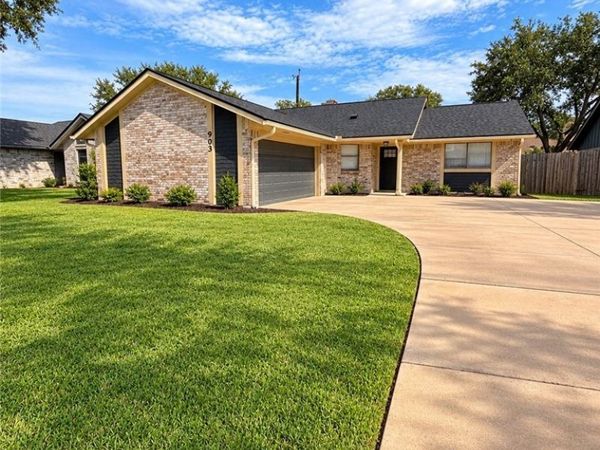 903 Taos Dr , Victoria, TX 77904