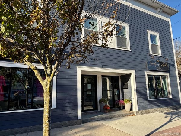 87-89 W Main Street, East Islip, NY 11730