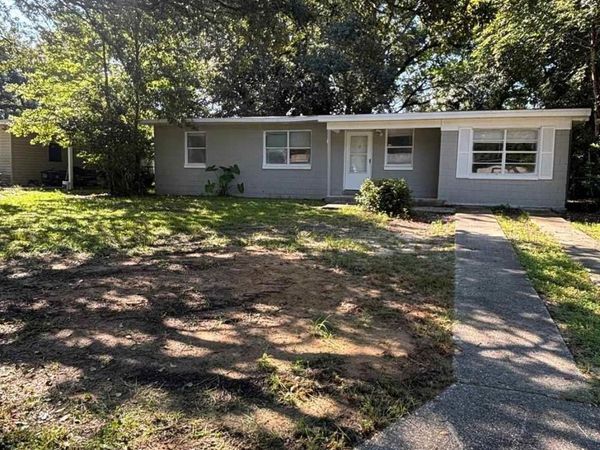 909 Cranbrook Ave, Pensacola, FL 32505