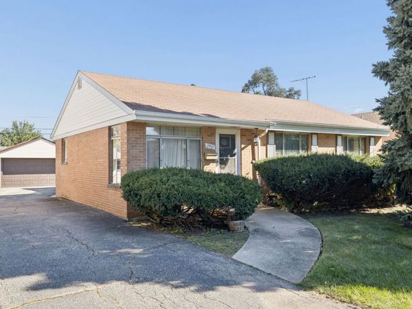 2921 S 10th Avenue , Broadview, IL 60155