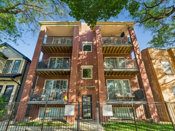 3708 W Cornelia Avenue , Unit 3W, Chicago, IL 60618