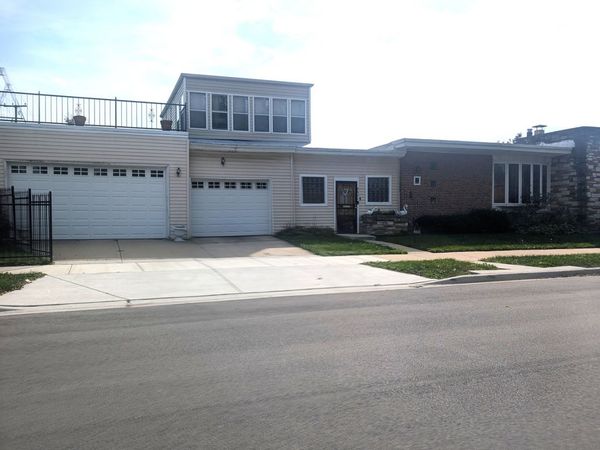 8801 S Paxton Avenue , Chicago, IL 60617
