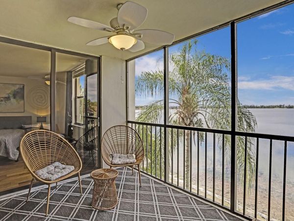 109 LAKE EMERALD Drive, Unit 305, Oakland Park, FL 33309