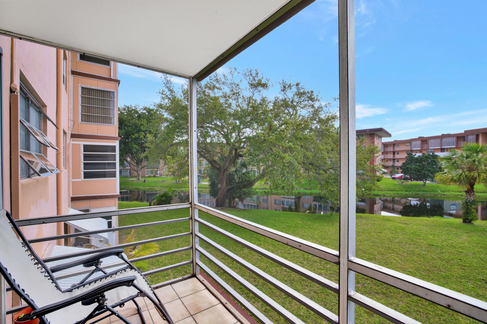 2800 NW 47th Terrace, Unit 203B, Lauderdale Lakes, FL 33313 Photo