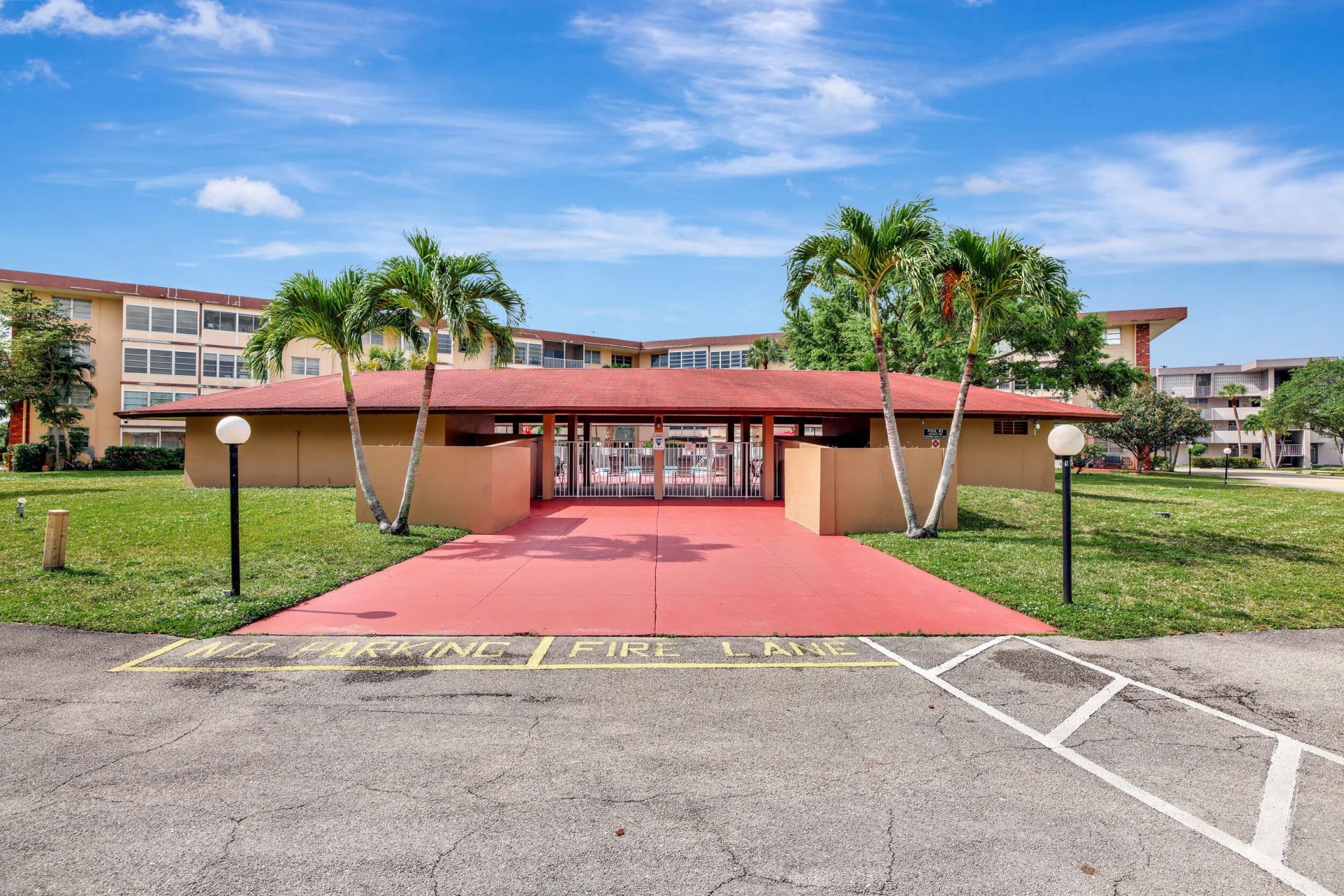 2800 NW 47th Terrace, Unit 203B, Lauderdale Lakes, FL 33313 Photo