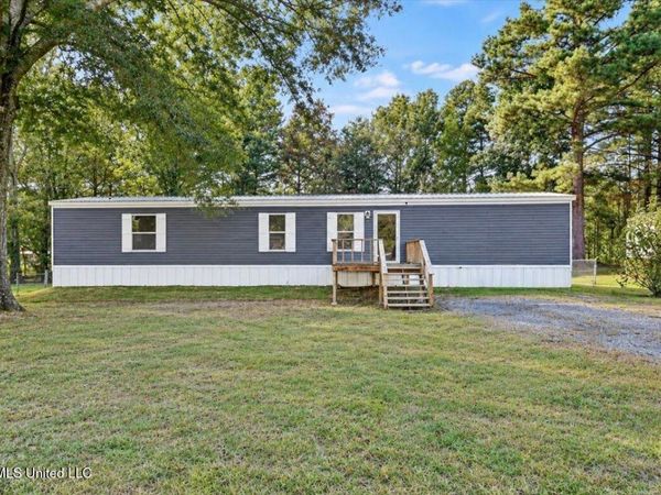 163 Valley Cove, Florence, MS 39073