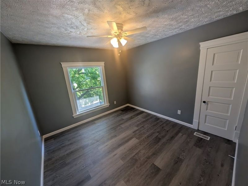 144 W Bridge Street , Elyria, OH 44035 Photo 14