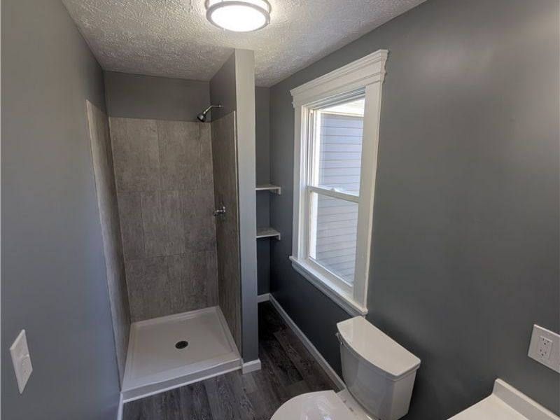 144 W Bridge Street , Elyria, OH 44035 Photo 8