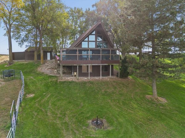 25844 264th Street , Princeton, IA 52768