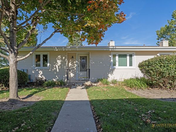 819 Wiltshire Drive , Unit 3, McHenry, IL 60050