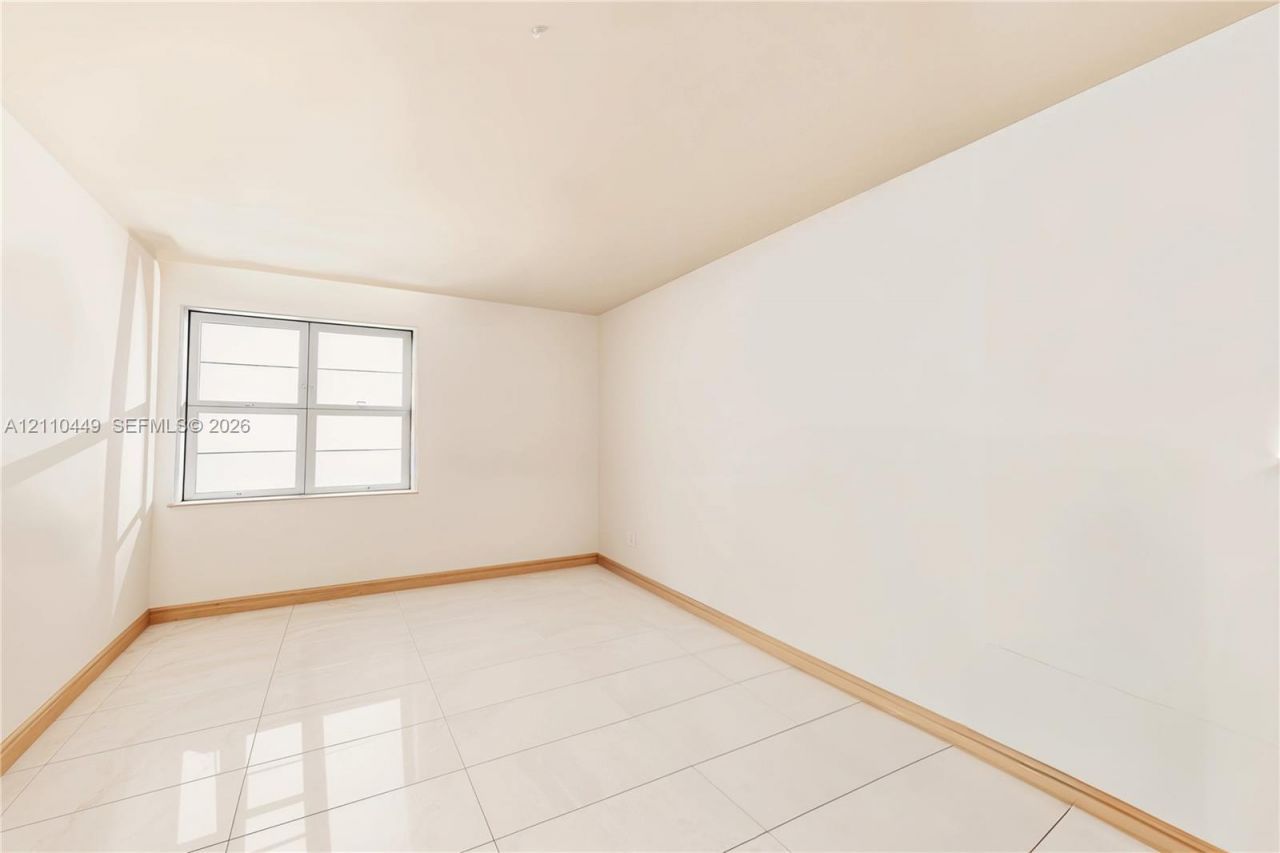 100 Lincoln Rd , Unit 811, Miami Beach, FL 33139 Photo