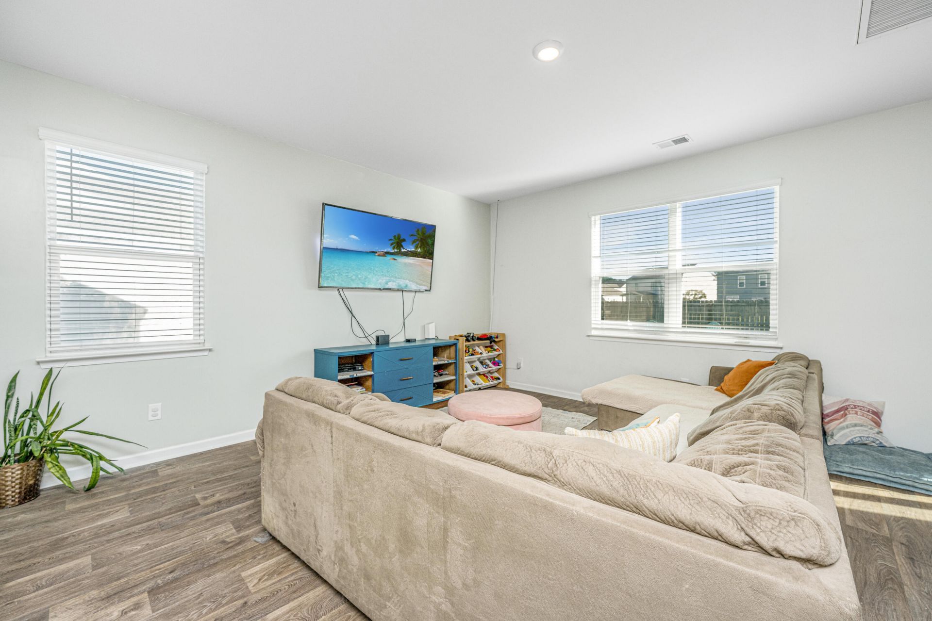 310 Mincy Street Photo 7