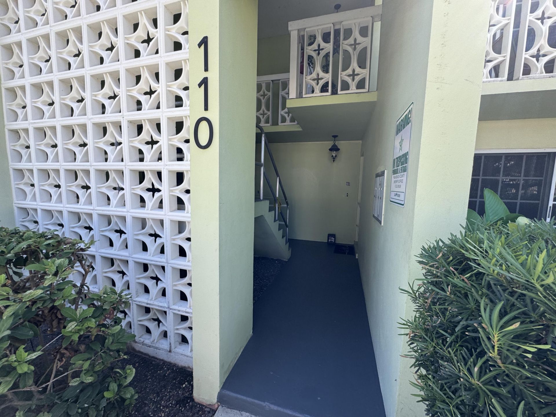 110 N Lakeside Drive, Unit 1, Lake Worth Beach, FL 33460 Photo