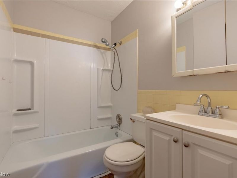 227 Pershing Avenue NW, Massillon, OH 44646 Photo 14