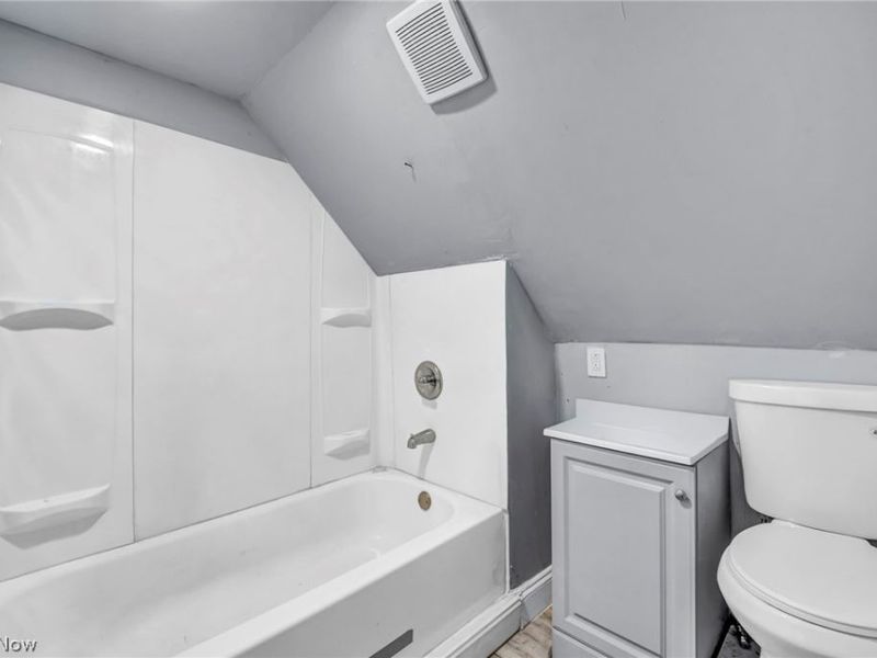981 Thornhill Drive, East Cleveland, OH 44108 Photo 13