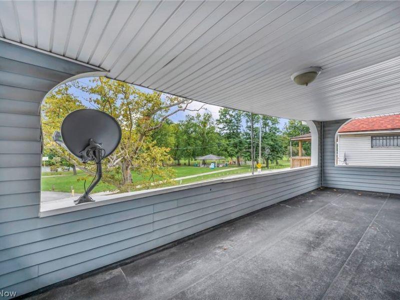 981 Thornhill Drive, East Cleveland, OH 44108 Photo 17