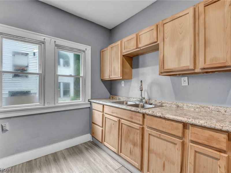 981 Thornhill Drive, East Cleveland, OH 44108 Photo 24