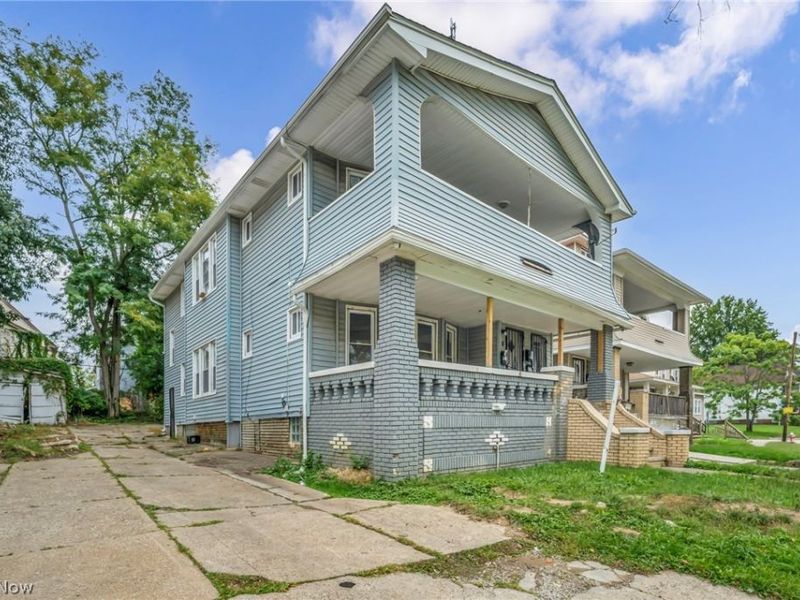 981 Thornhill Drive, East Cleveland, OH 44108 Photo 3