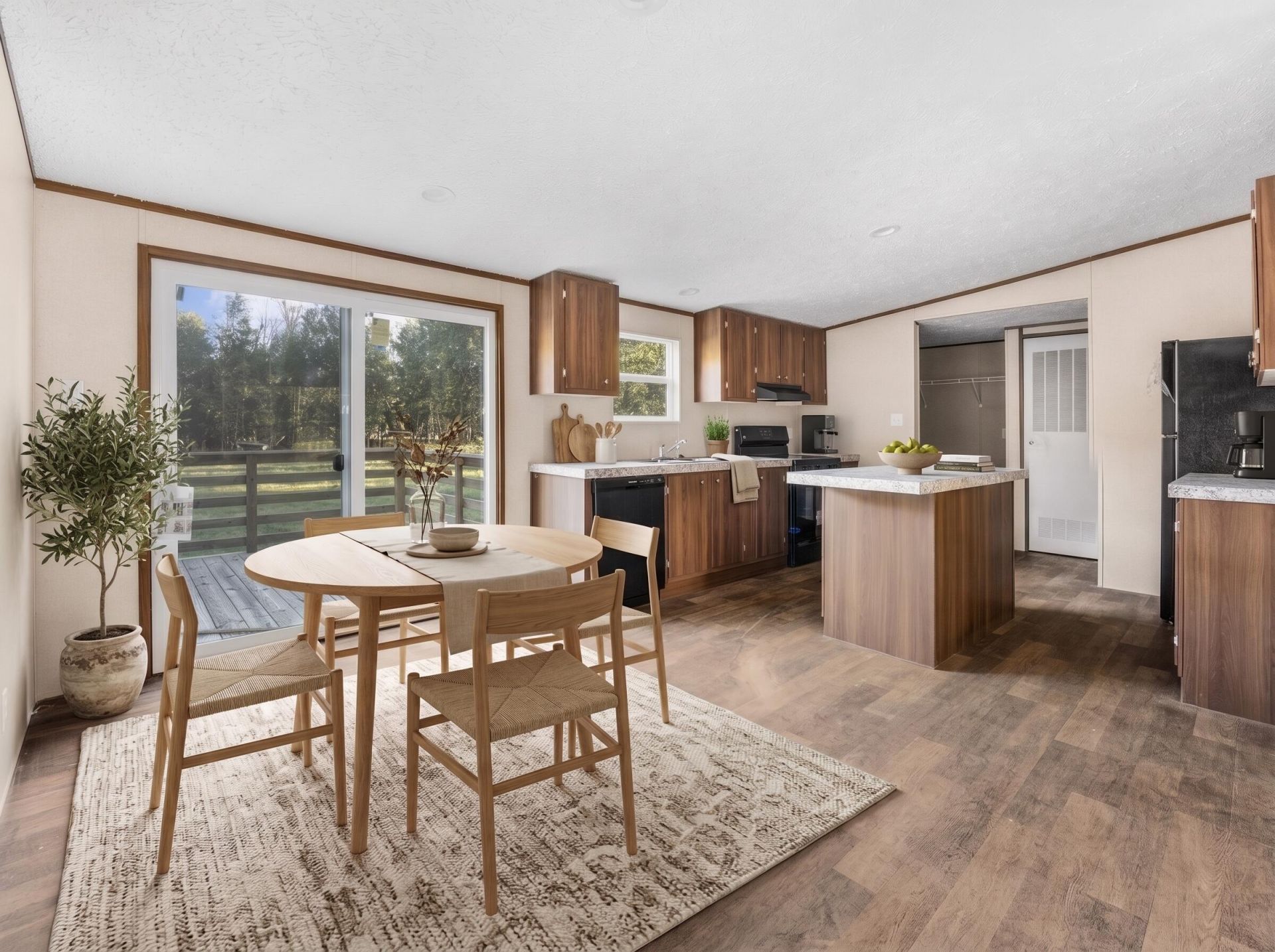 277 Blackbay Road Photo 10