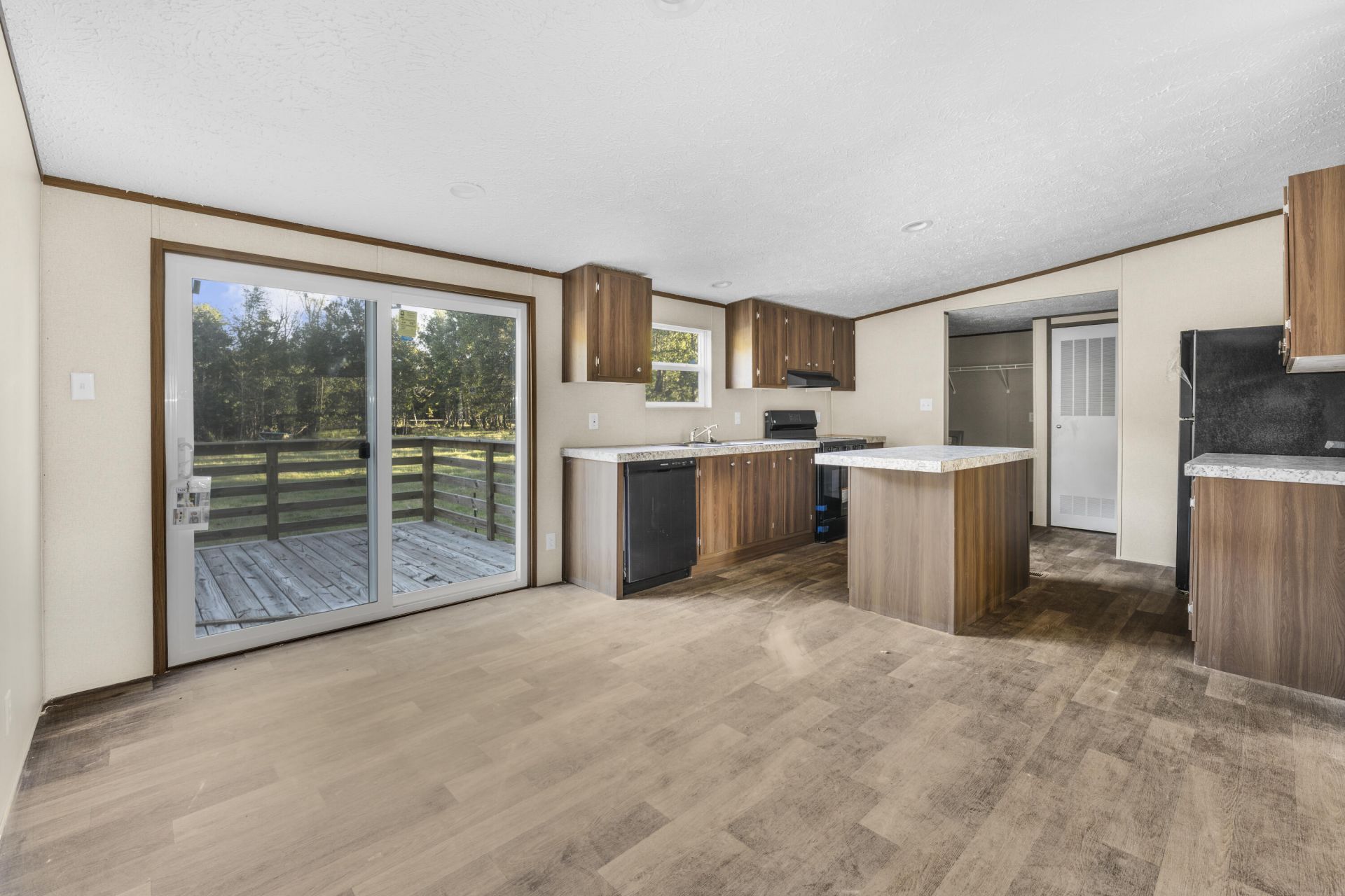 277 Blackbay Road Photo 11