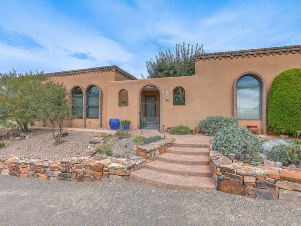 148 Whitetail Road NE, Albuquerque, NM 87122