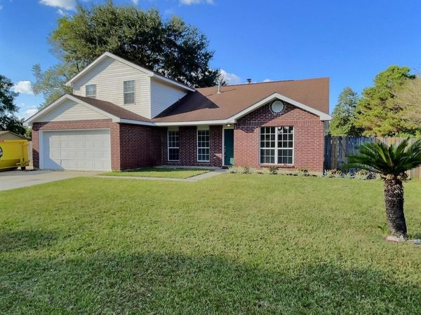 2042 Carolwood Drive, Biloxi, MS 39532