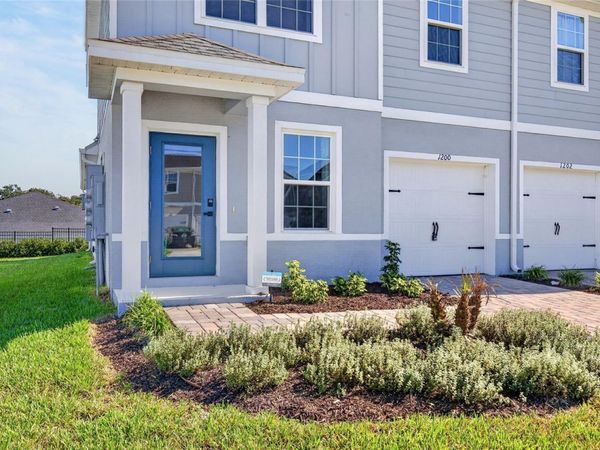 1200 PORT BLUE WAY , LADY LAKE, FL 32159