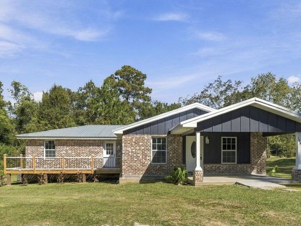 125 7th Ave., Carriere, MS 39426