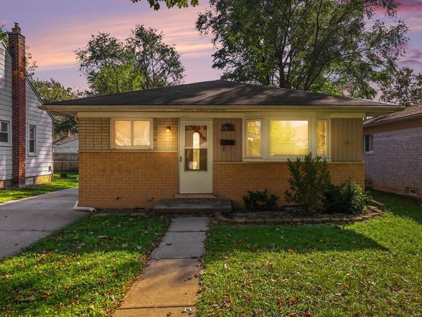 26273 Eton Avenue, Dearborn Heights, MI 48125