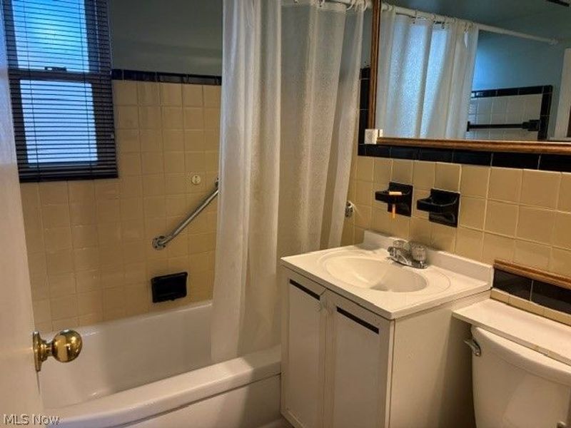 272 E 235th Street, Euclid, OH 44123 Photo 11