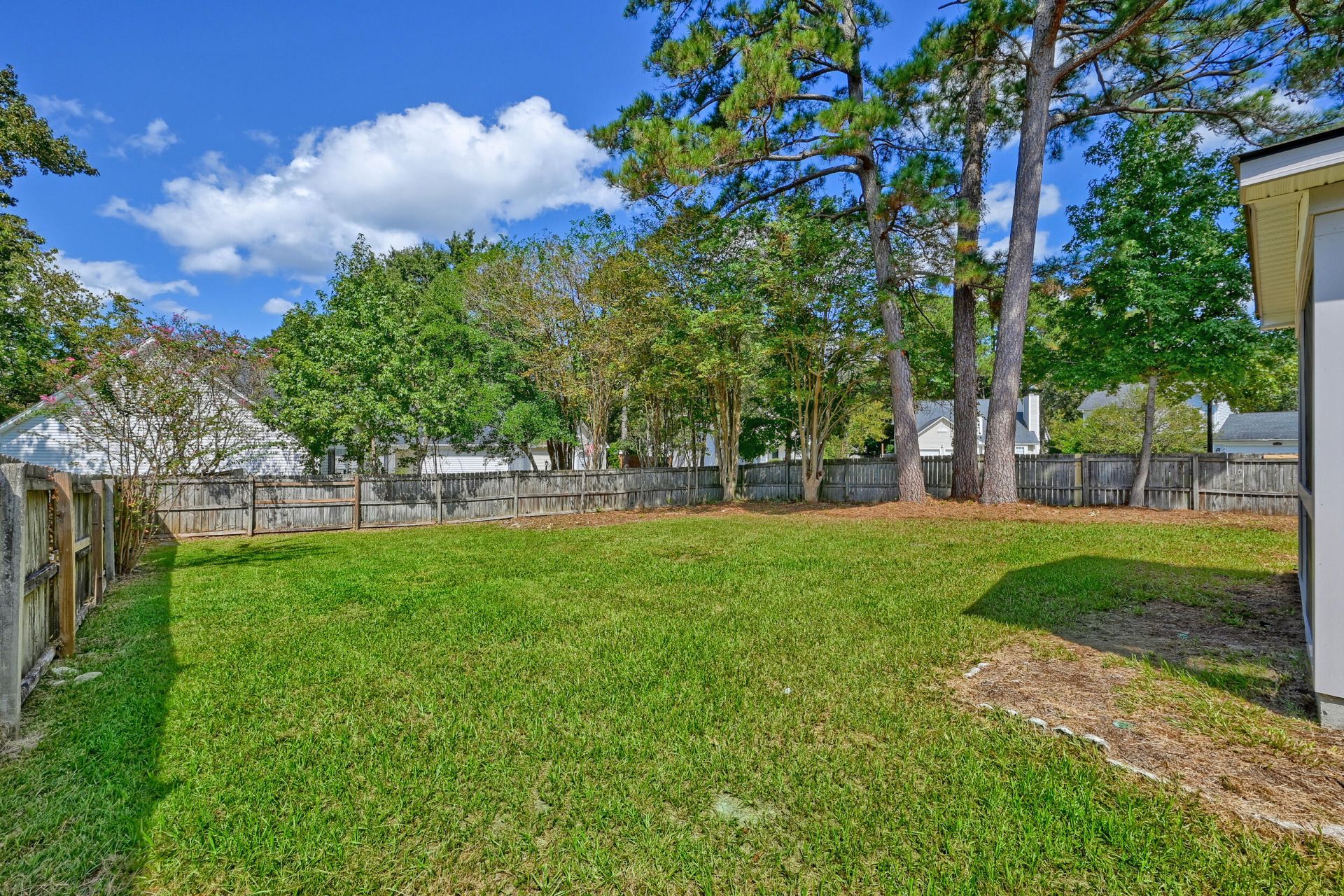 119 Kingsbridge Drive Photo 11