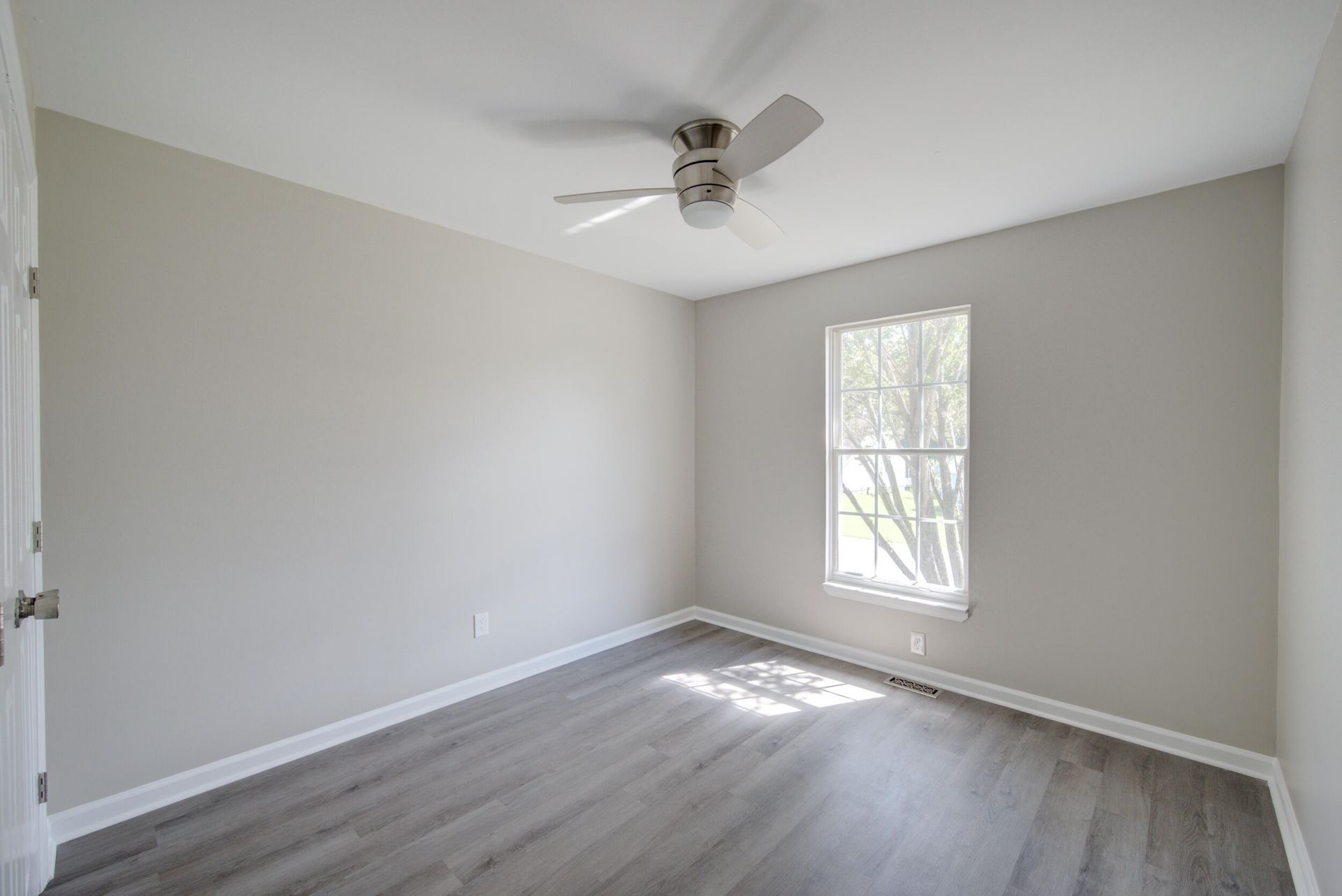 119 Kingsbridge Drive Photo 30