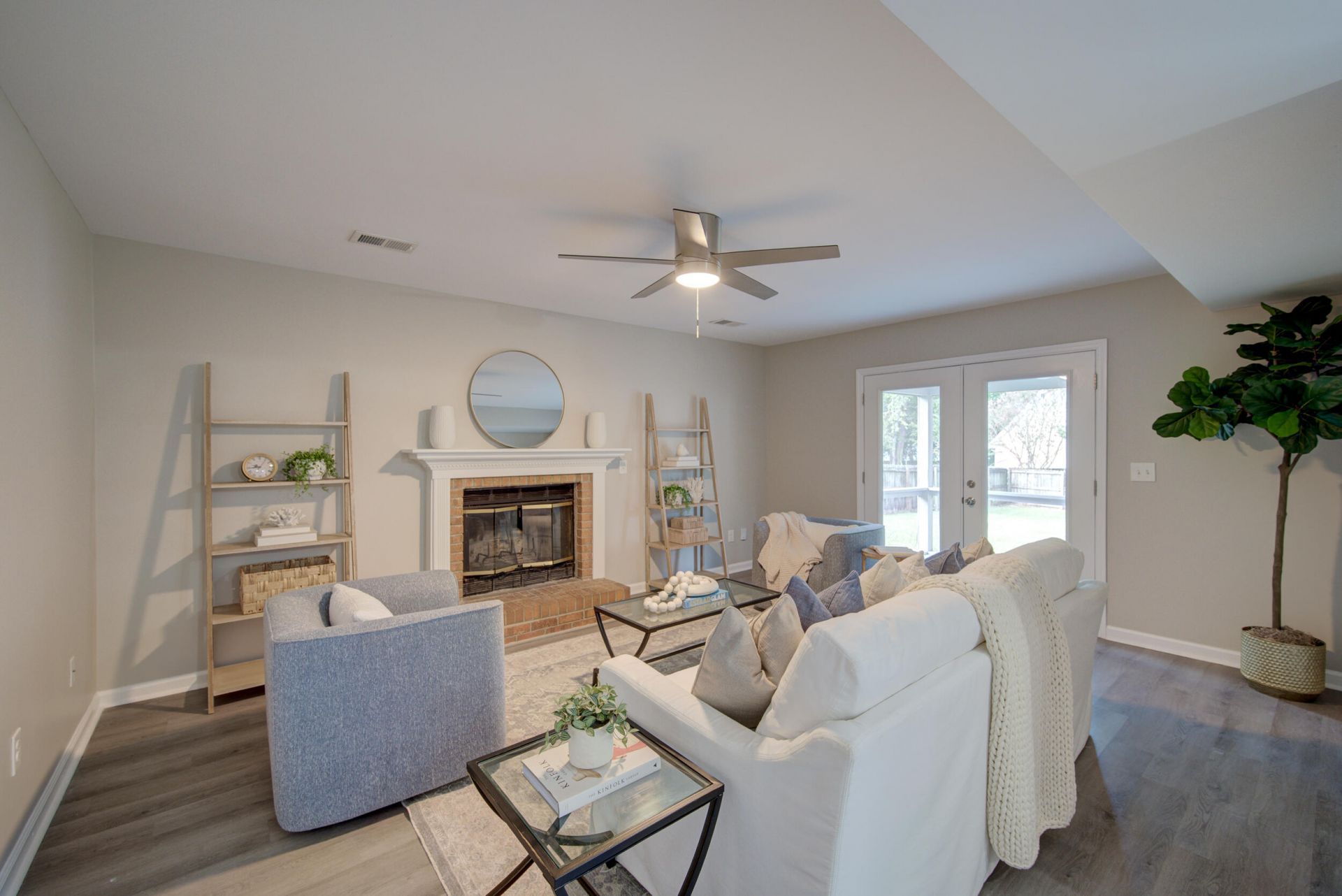 119 Kingsbridge Drive Photo 8