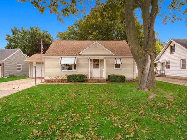 1017 MEACHAM STREET, Green Bay, WI 54304