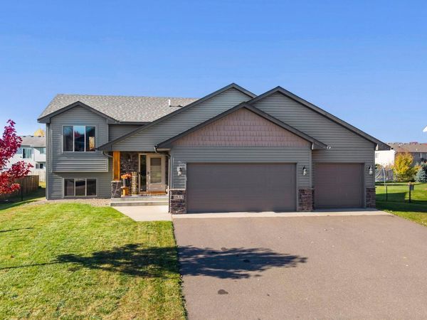 1833 Lincoln Street , Cambridge, MN 55008