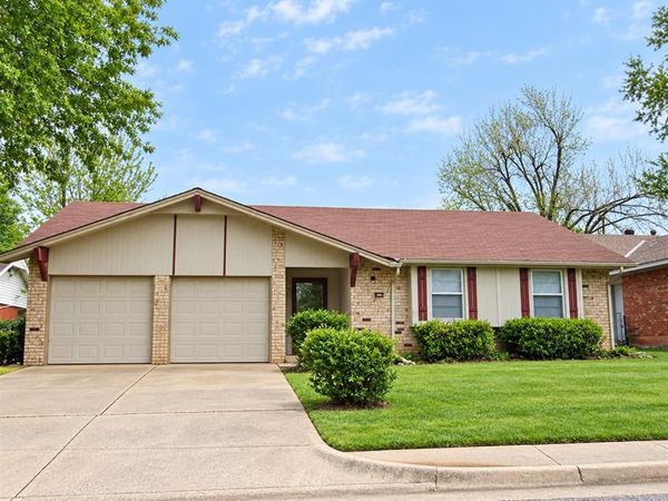 617 Hawthorne Place, Edmond, OK 73003